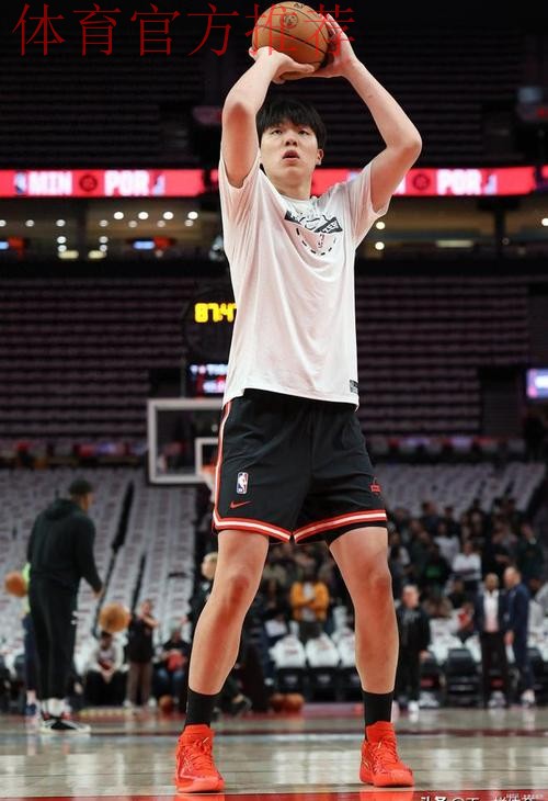 拓记:杨瀚森将随队参与明日训练,训练后将再次下放混音队 拓记:杨瀚森将随队参与明日训练,训练后将再次下放混音队